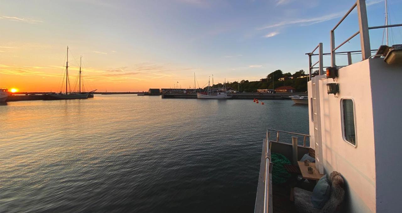 Varra Water - Unique Boat Accomodation - Bornholm - Fjaelstavn Nexo Ngoại thất bức ảnh