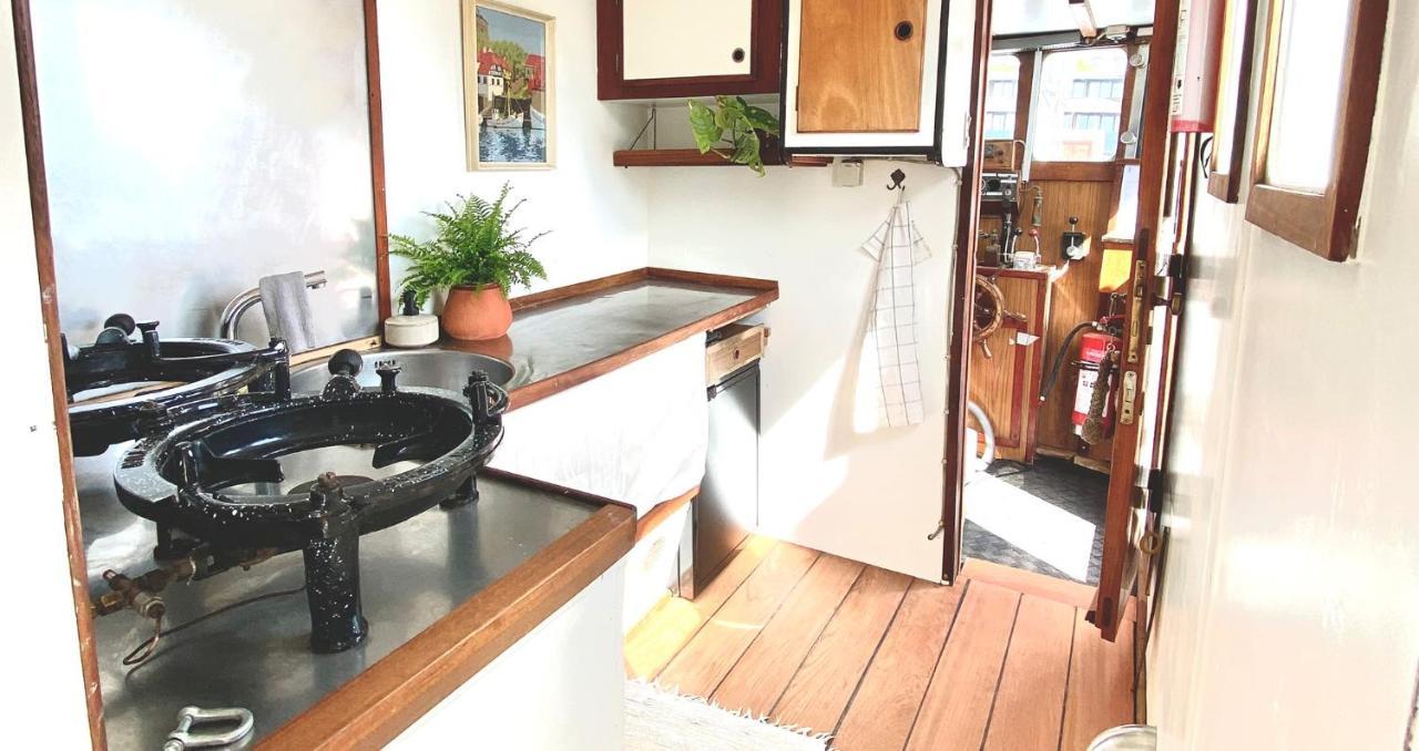 Varra Water - Unique Boat Accomodation - Bornholm - Fjaelstavn Nexo Ngoại thất bức ảnh